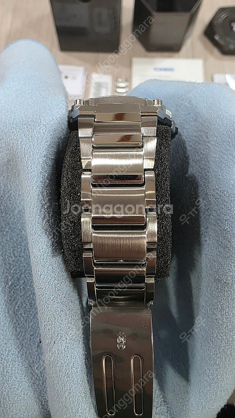 카시오 지샥 지스틸 GST-B600D-1ADR 새제품급--4