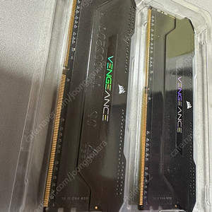 커세어 벤전스 프로 SL ddr4 32Gb(16x2) 3600 CL18 팝니다.