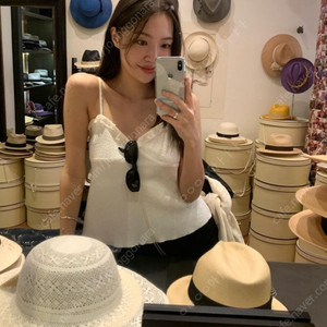 타낫 프릴 타이 뷔스티에