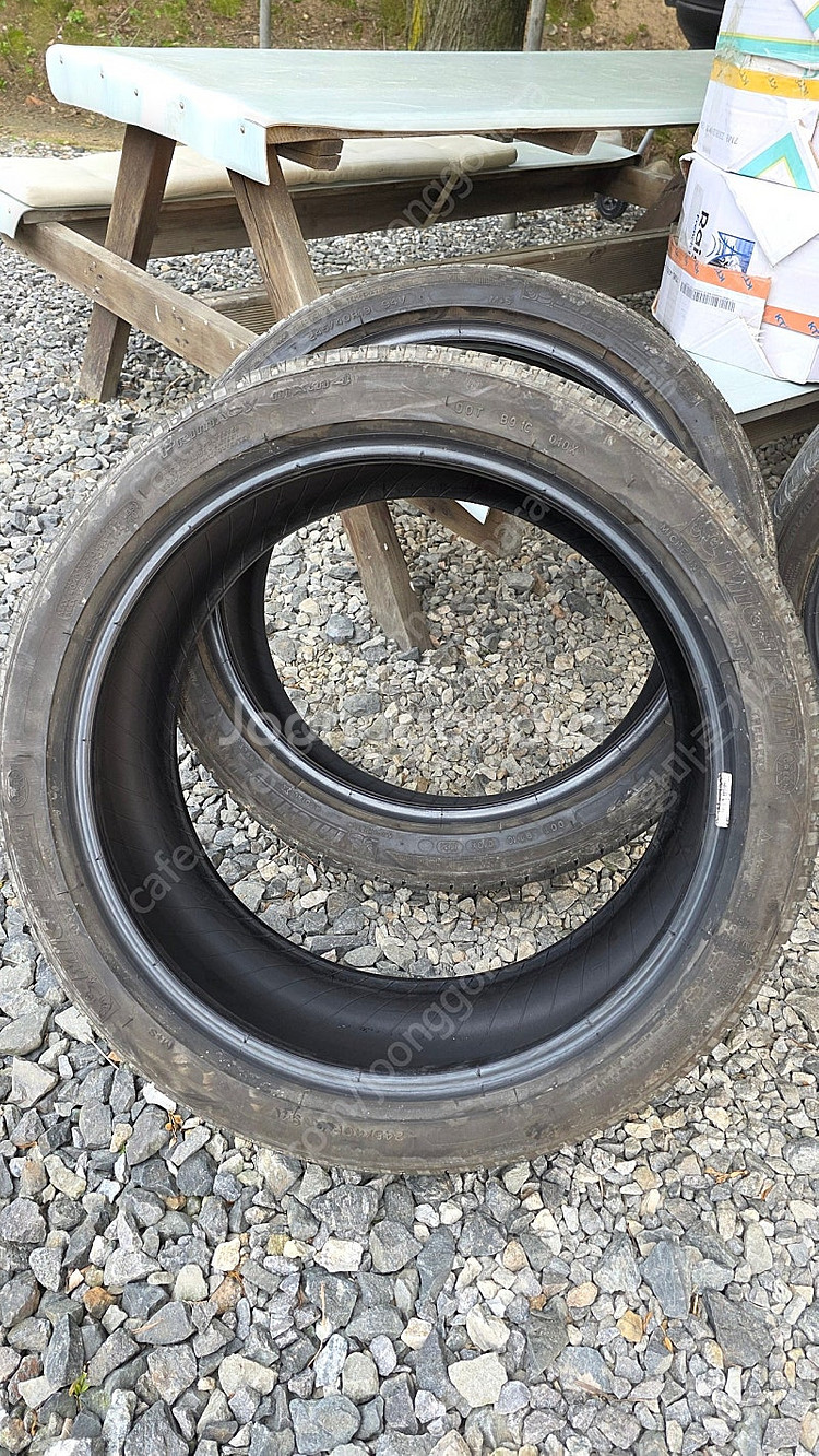 245 40 19 미쉐린MX4 타이어판매합니다.--2