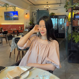 파리앤뉴욕 ,르헤, 르니나,ORR ,노프라미스,아보아보 ,자라 ,R2W ,아크네스튜디오 ,ENC ,나인 ,르꼬르망 ,쁘렝땅 ,써스데이아일랜드