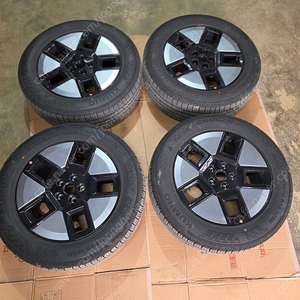 산타페 25년형 18인치 휠타이어 TPMS 포함 235 60 18