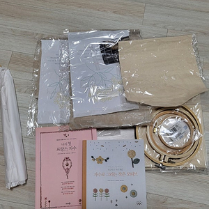 프랑스자수 용품..자수 천 등. 일괄 택포2만