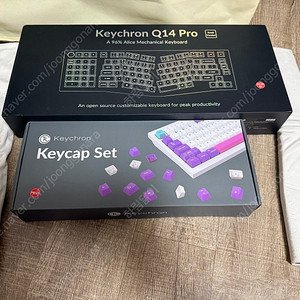 키크론 Q14 Pro 베어본 + 바다소금축 풀윤활 + 키캡 + 팜레스트 팝니다.