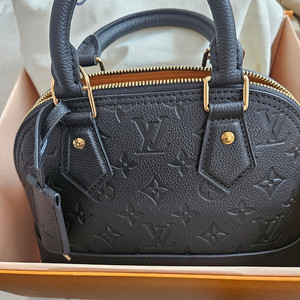 루이비통 네오알마, 샤넬 22백 미니, 디올 뚜주흐 새상품(세개 다 이너백 포함) 새상품