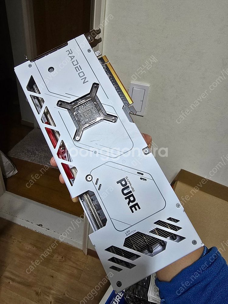 7900gre 퓨어 화이트--1