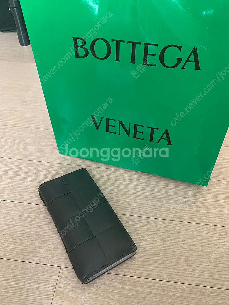 보테가베네타 맥시 장지갑--0