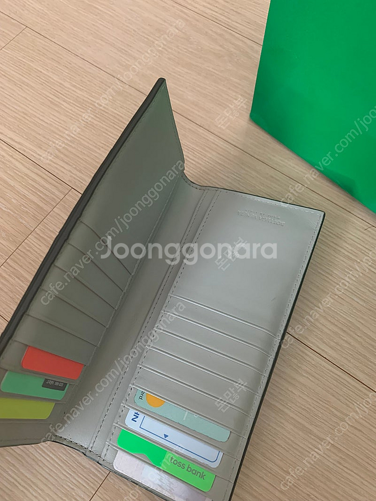 보테가베네타 맥시 장지갑--1