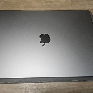 맥북프로 A2485 / 16인치 M1 Pro / 16GB RAM / 1TB SSD / 스페이스그레이 / 140만 원