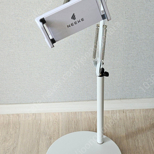 고급 니케 태블릿 거치대 아이패드 갤럭시탭 침대
