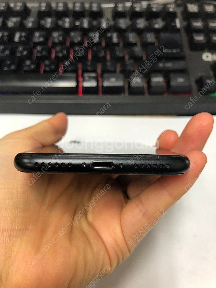195854 아이폰SE2 블랙 SSS급 64GB 공신폰...--6