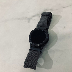 갤럭시 워치4 클래식 블랙 42MM 3만5천원 판매합니다!