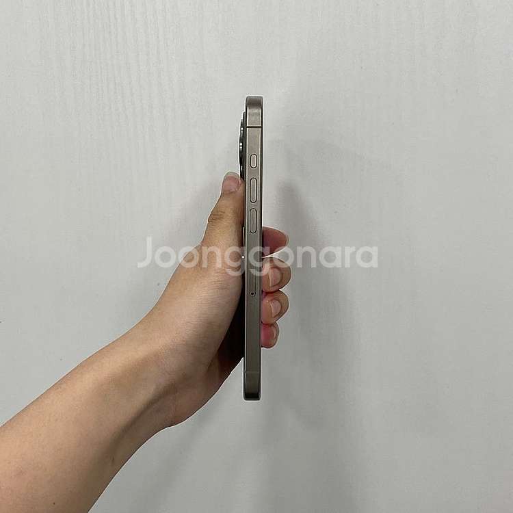 82121 아이폰15프로 내추럴티타늄 256GB A급 ...--4