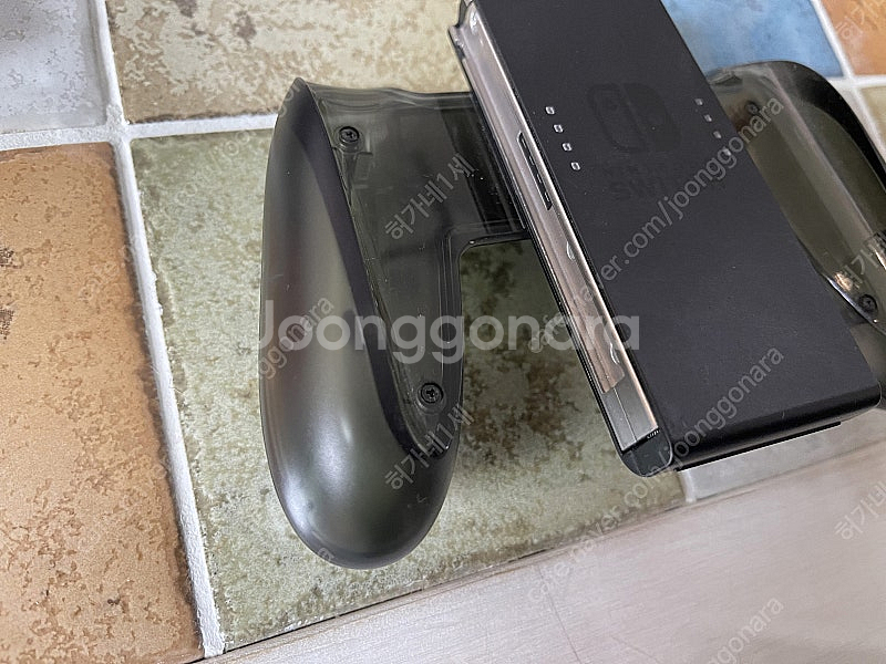 스위치 조이콘 충전 그립 닌텐도 정품 택포 15000원...--2