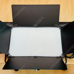 유쾌한생각 iU-150B 150W LED 조명 라이트