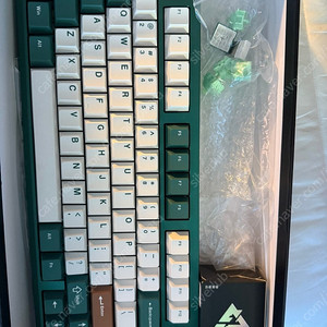 vxe75 그린키보드 청해호축 팝니다.