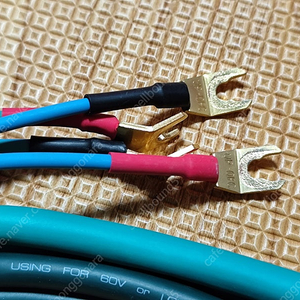 네오텍 NES-5002 스피커 케이블 판매합니다.