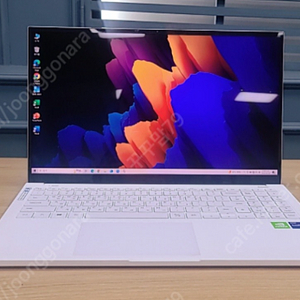 삼성갤럭시북 이온2 NT950XDA-XC78W 15.6인치 i7 화이트 윈도우정품탑재