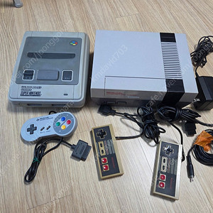 현대 슈퍼컴보이 본체 + 북미 NES 일괄 정리 합니다.
