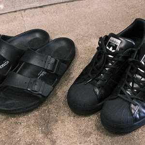 ADIDAS(아디다스), 슈퍼스타(유광 올 블랙, 245MM), 급처합니다.