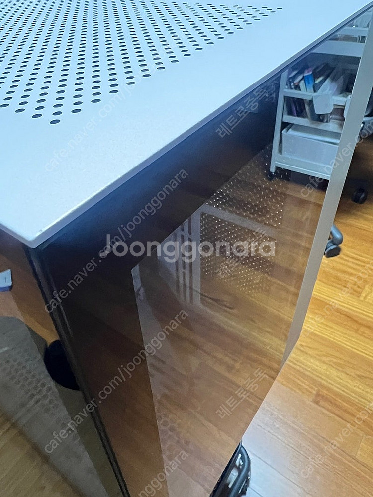 리안리 PC-O11D 미니 화이트 팝니다.--3