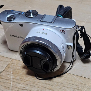 삼성 NX100 미러리스 카메라