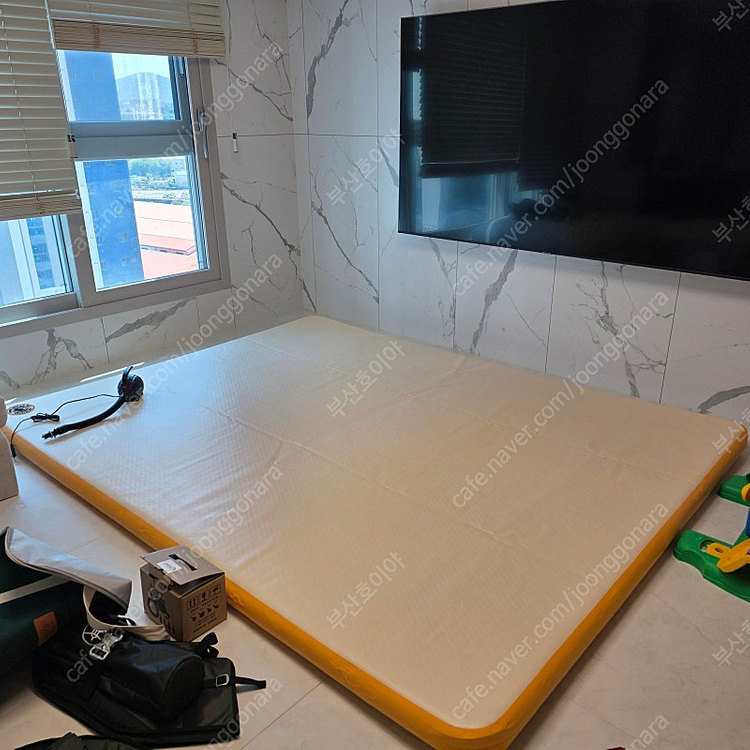 에어포스 브랜드 에어마스터 제품 팝니다. 에어매트 200×260 높이10 캠핑용품 이미지