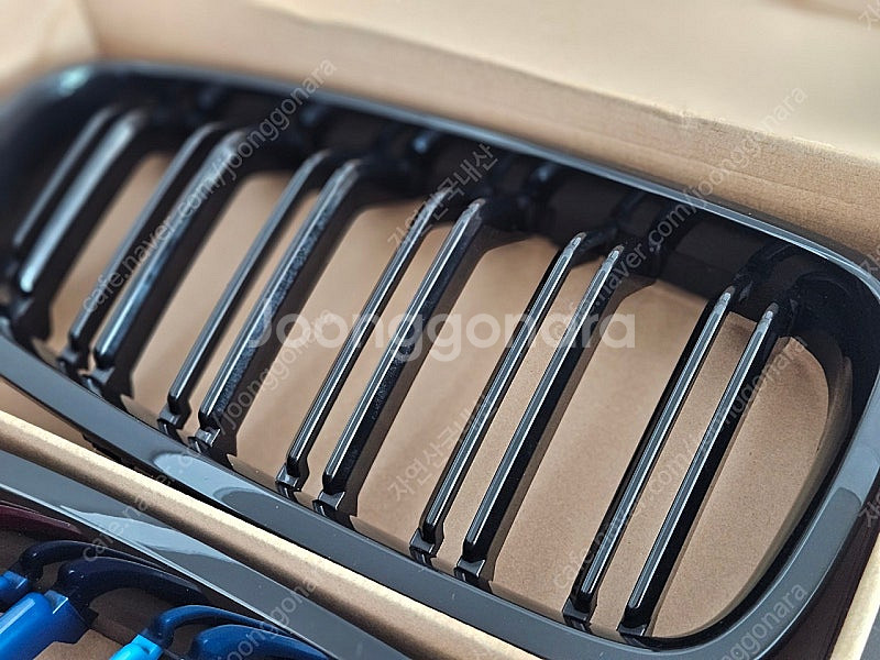 BMW f10 5시리즈 그릴 2개 판매합니다.--2