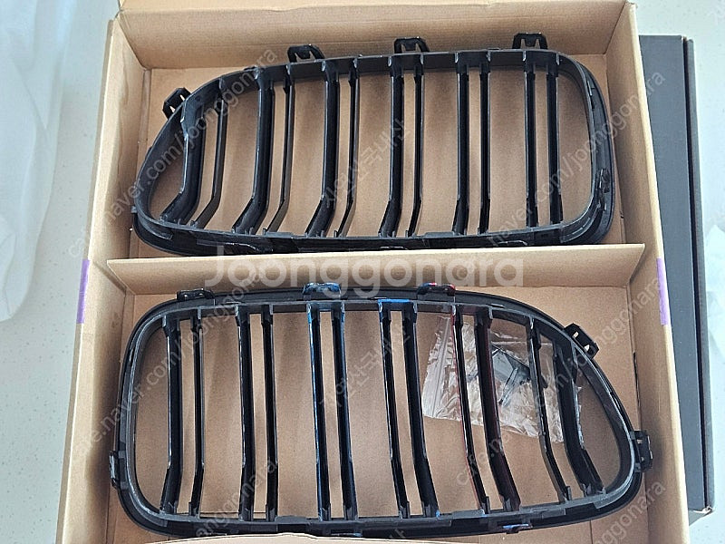 BMW f10 5시리즈 그릴 2개 판매합니다.--3