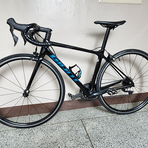 자이언트 2021 TCR 어드밴스 2 팝니다.