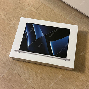 맥북 프로 16 (2023 / M2 Pro / 32GB / 1TBGB / 영문 자판) 팝니다