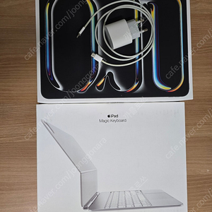 아이패드프로 13 M4 256G 와아파이모델 + 애플매직키보드 팝니다.