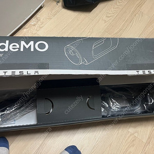 테슬라 차데모 CHAdeMO 충전 어댑터 판매합니다 거치대포함(상태좋음)