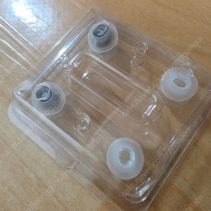 아즈라 맥스 이어팁 버즈3프로 팝니다..