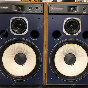 JBL 4318 스피커