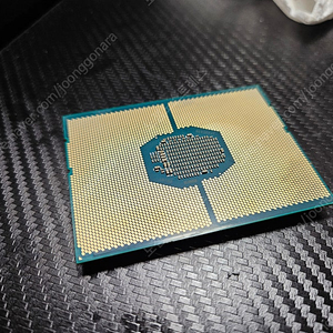 인텔 제온 5122 3.6GHz 서버용 CPU 3647 소켓