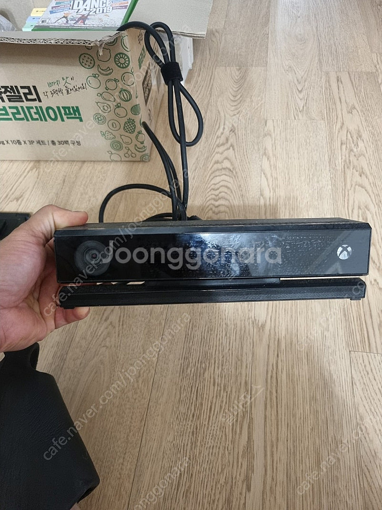 x box one 키넥트 판매합니다 택포 가격 입니다--0