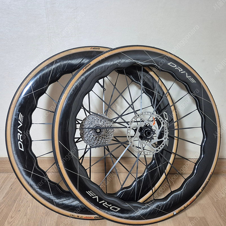 엘리트 드라이브 힐릭스 68D 카본휠셋, 골드데칼, 시마노 바디 판매--0