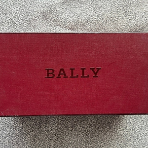 발리 BALLY 6216599 초콜렛 색상 로퍼 판매합니다