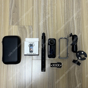 인스타 360 x3 본품, 바이크 마운트,메탈 케이스, 인비져블 스틱 등 판매합니다