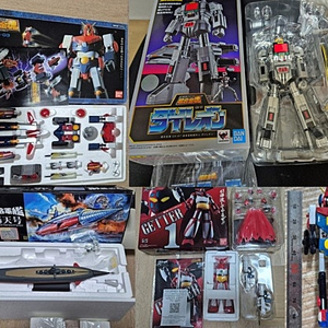 초합금혼 GX-31 볼테스 V, GX-03 콤바트라 V, 신세기합금 굉천호 초판 한정, GX-23A 무적초인 잠보에이스 개봉미품, 초합금혼 GX-97 다이레온(고담로봇) 등 초합금