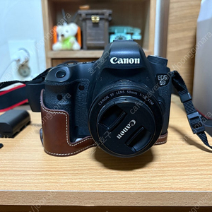 캐논 6d + 배터리3개 + 64gb 메모리 + 50mm 쩜팔 렌즈 + 케이스(5천컷대) 풀세트 판매