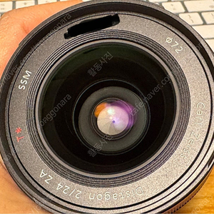 소니 알파마운트 풀프용 칼이사 24mm f2.0 판매합니다.
