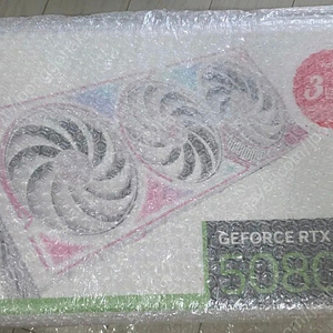 컬러풀 iGame 지포스 RTX 5080 ULTRA OC White D7 16GB 피씨디렉트 미개봉