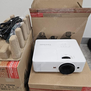 뷰소닉KL46W/WXGA/5천안시/박스개봉 미사용신품 삼분의 일가격에 판매
