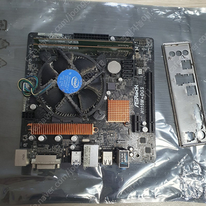 i5-7600 + 에즈락 h110m-dgs + ddr4-2400 8g x 2개 10만원에 팝니다.