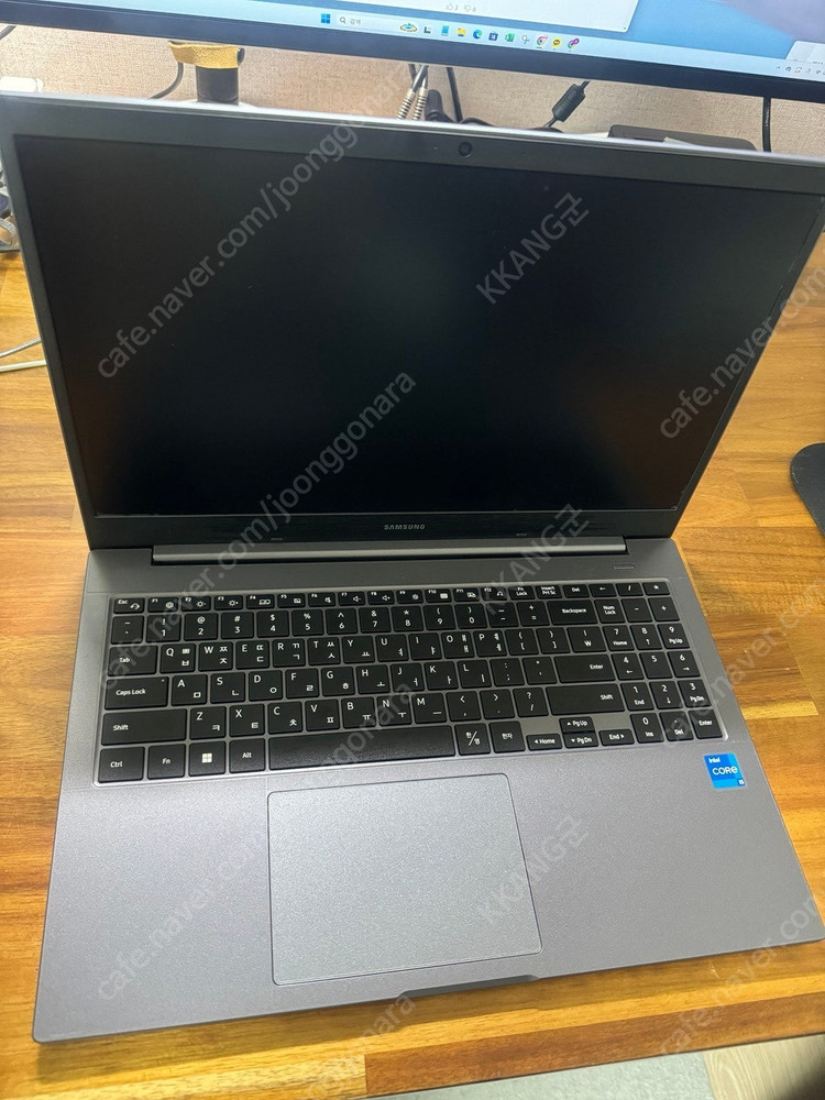 [서울 강남] 삼성 노트북 NT550XDZ-AD5A(ram 16gb, ssd 500gb) 판매 (거의 새제품) 이미지