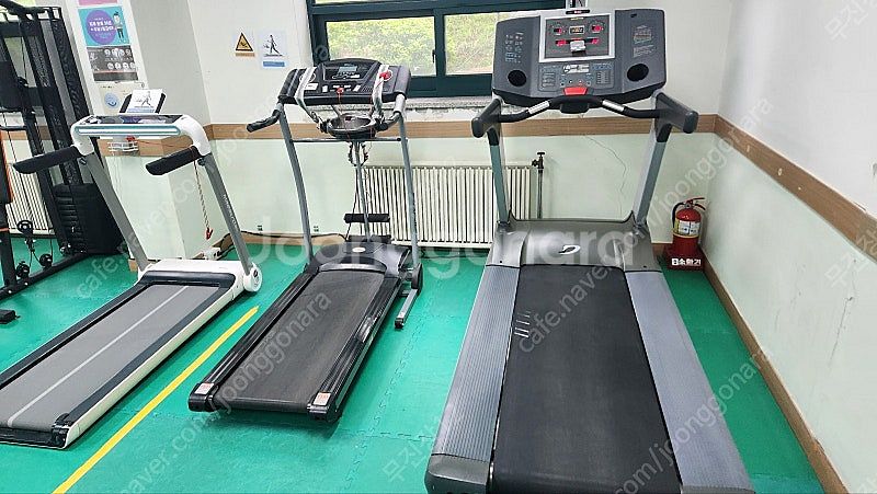 런닝머신과 헬스기구--0