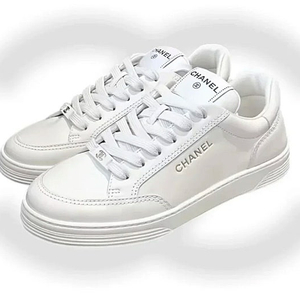 좌쓰 Chanel Sneakers Calfskin & White 샤넬 골드 레터링 스니커즈 카프스킨 & 화이트