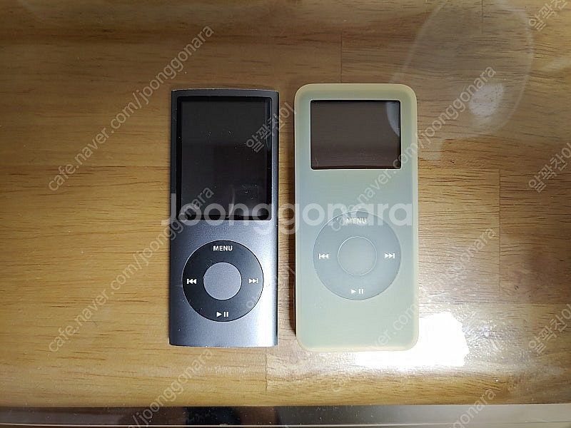휴대용 ipod 4GB. 8GB 2대 일괄 판매합니다--2
